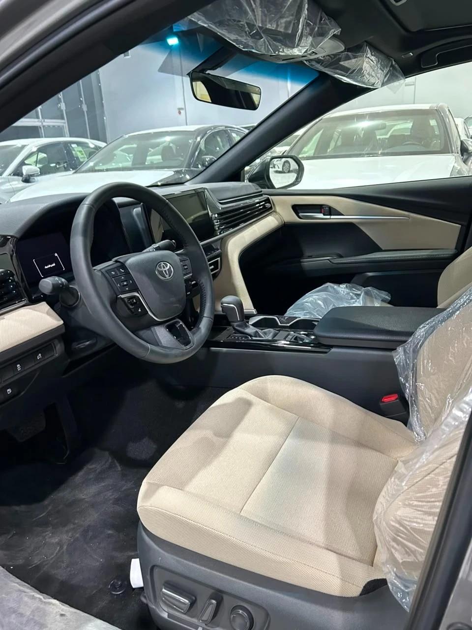 interior frontLeft