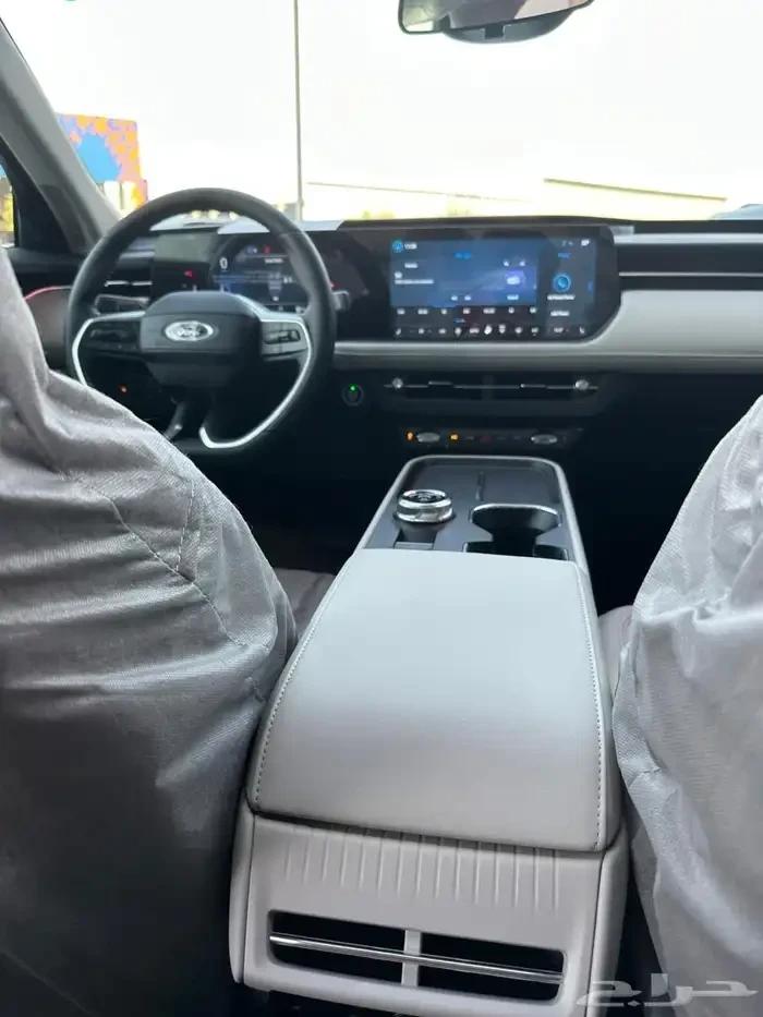 interior frontLeft