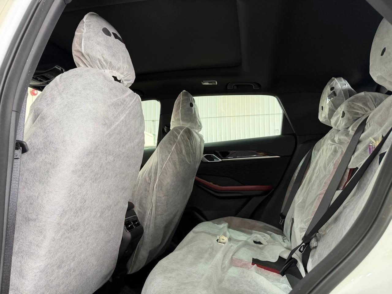 interior image_0