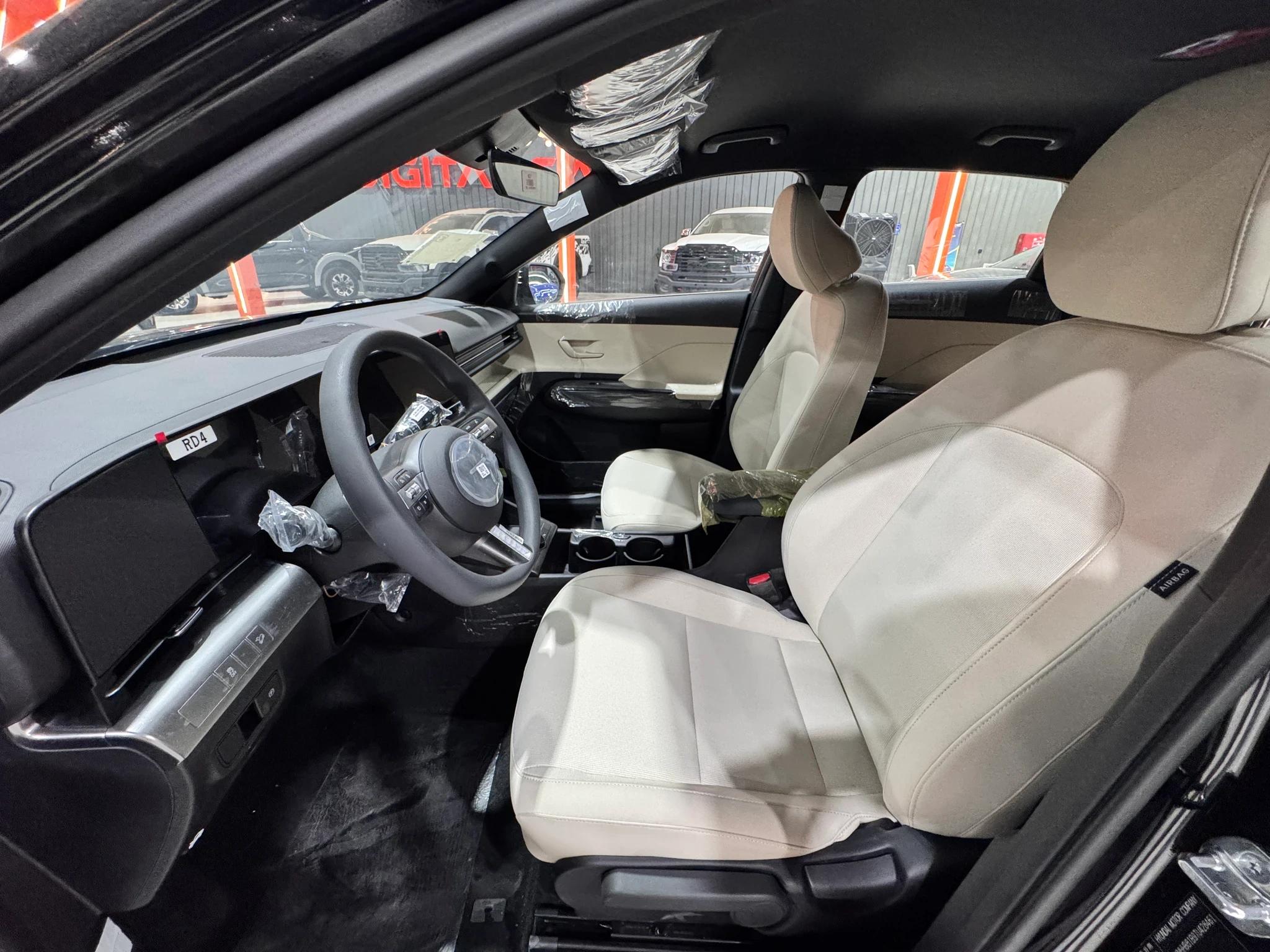 interior frontRight