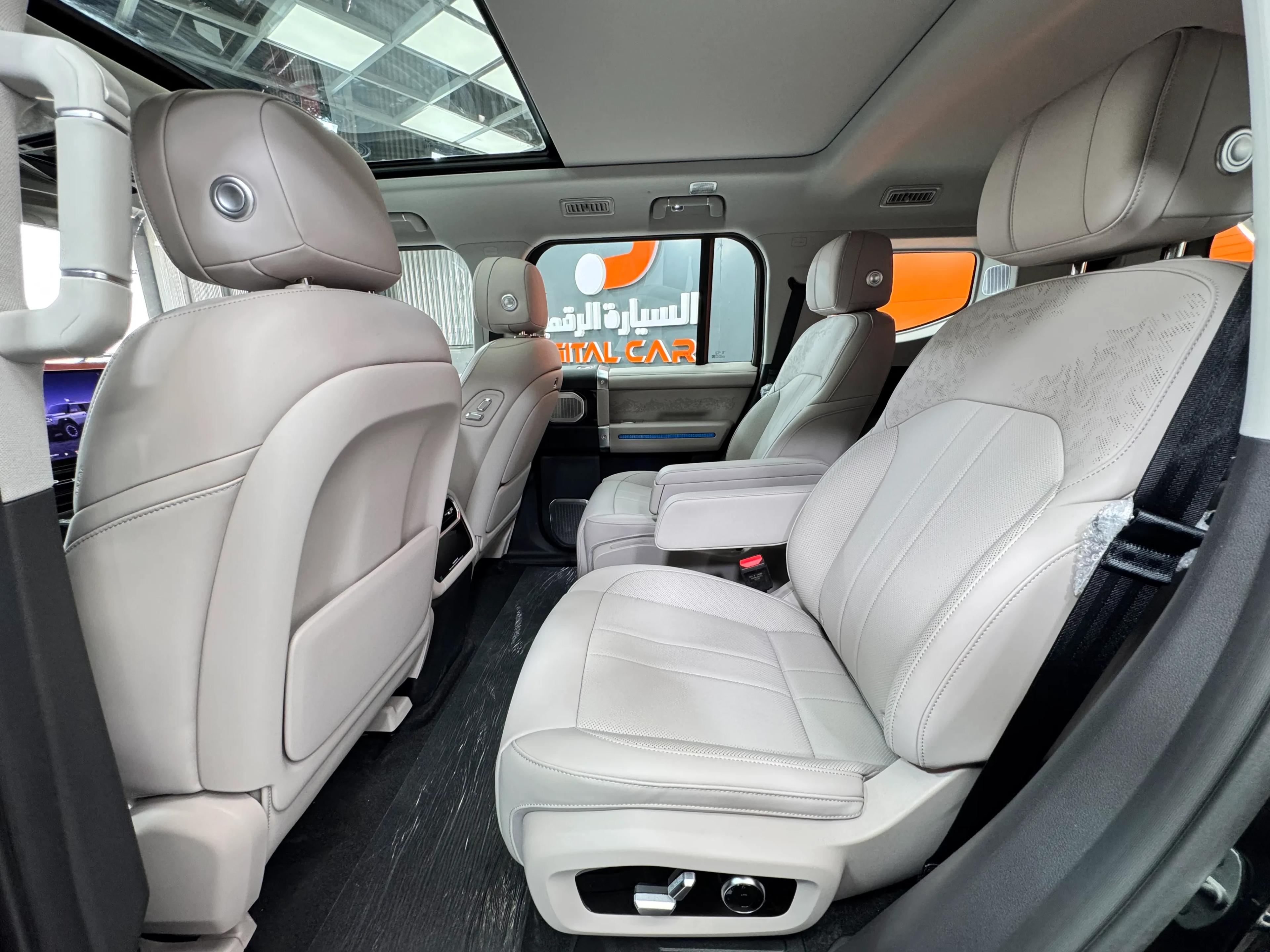 interior frontRight