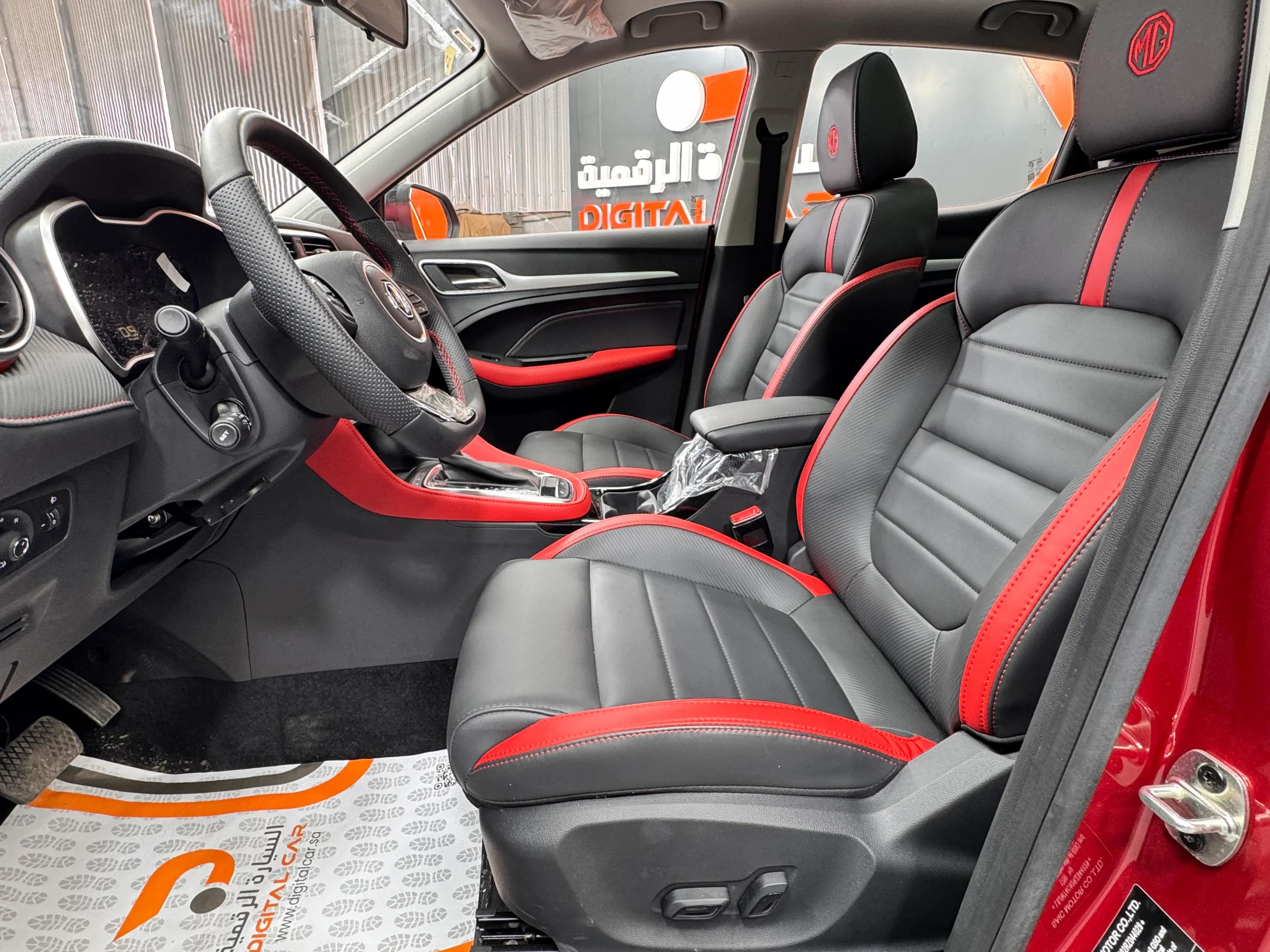 interior frontLeft
